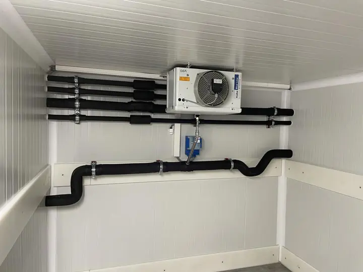 Kältetechnik neueinbau in einem Tiefkühlraum